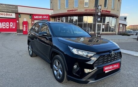 Toyota RAV4, 2020 год, 3 550 000 рублей, 5 фотография