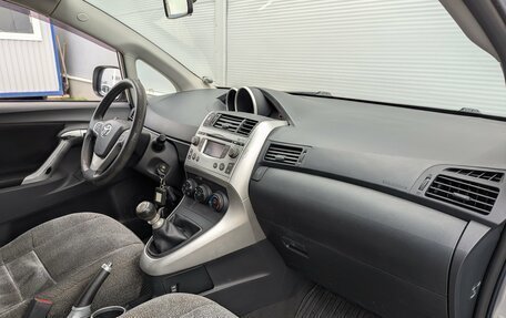 Toyota Verso I, 2012 год, 1 197 000 рублей, 17 фотография
