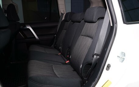 Toyota Land Cruiser Prado 150 рестайлинг 2, 2014 год, 3 475 999 рублей, 13 фотография