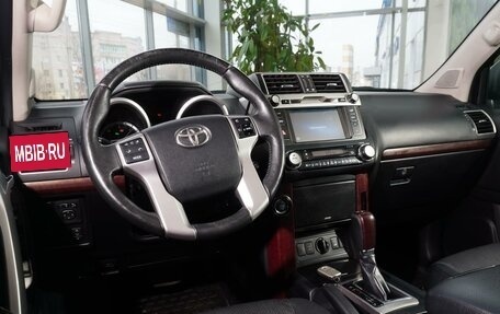 Toyota Land Cruiser Prado 150 рестайлинг 2, 2014 год, 3 475 999 рублей, 10 фотография