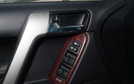 Toyota Land Cruiser Prado 150 рестайлинг 2, 2014 год, 3 475 999 рублей, 29 фотография