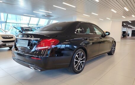 Mercedes-Benz E-Класс, 2019 год, 3 190 000 рублей, 2 фотография