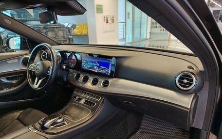 Mercedes-Benz E-Класс, 2019 год, 3 190 000 рублей, 7 фотография