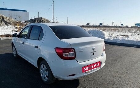 Renault Logan II, 2017 год, 650 000 рублей, 3 фотография
