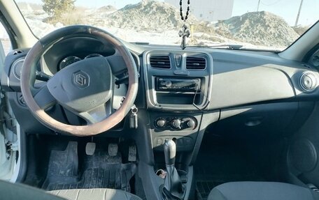 Renault Logan II, 2017 год, 650 000 рублей, 5 фотография