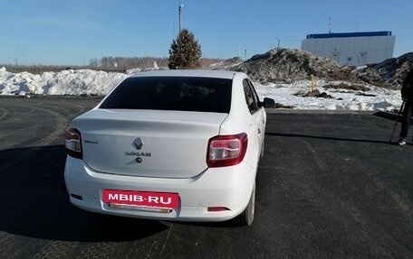 Renault Logan II, 2017 год, 650 000 рублей, 4 фотография