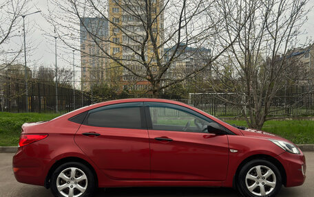 Hyundai Solaris II рестайлинг, 2013 год, 899 999 рублей, 3 фотография