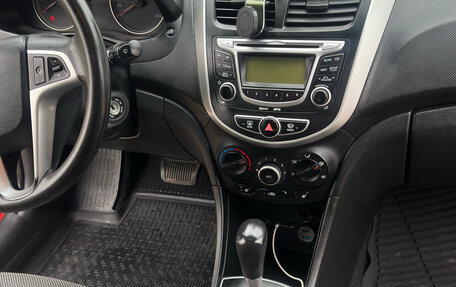 Hyundai Solaris II рестайлинг, 2013 год, 899 999 рублей, 13 фотография