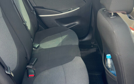 Hyundai Solaris II рестайлинг, 2013 год, 899 999 рублей, 16 фотография