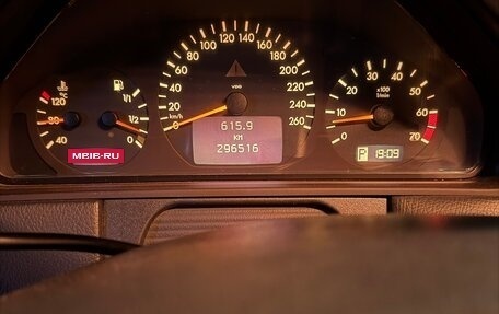 Mercedes-Benz E-Класс, 1999 год, 600 000 рублей, 5 фотография