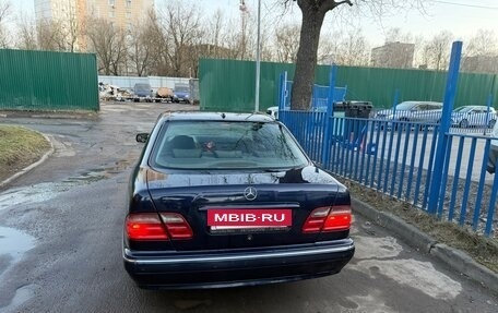 Mercedes-Benz E-Класс, 1999 год, 600 000 рублей, 4 фотография