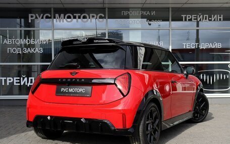 MINI Hatch, 2024 год, 4 000 000 рублей, 3 фотография