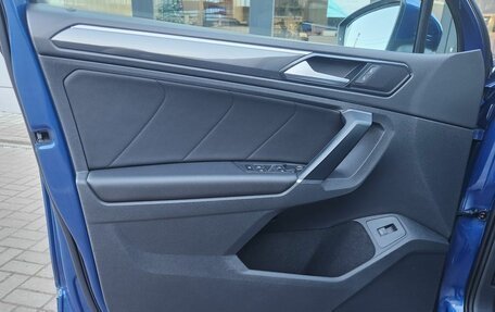 Volkswagen Tiguan II, 2018 год, 2 200 000 рублей, 5 фотография