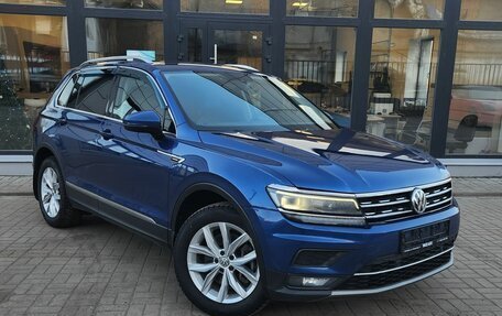 Volkswagen Tiguan II, 2018 год, 2 200 000 рублей, 2 фотография