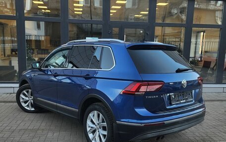 Volkswagen Tiguan II, 2018 год, 2 200 000 рублей, 3 фотография