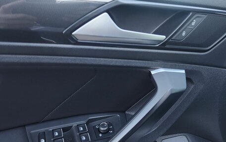 Volkswagen Tiguan II, 2018 год, 2 200 000 рублей, 6 фотография