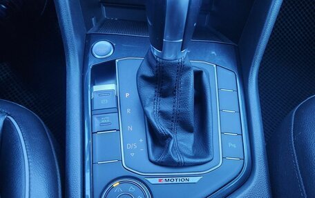 Volkswagen Tiguan II, 2018 год, 2 200 000 рублей, 14 фотография