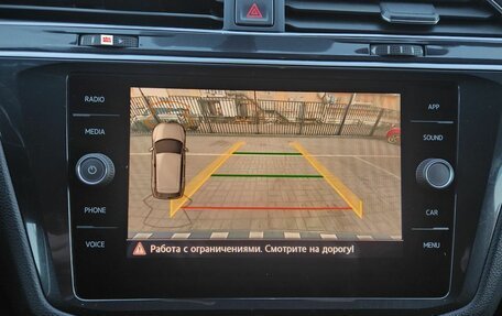 Volkswagen Tiguan II, 2018 год, 2 200 000 рублей, 13 фотография