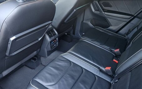 Volkswagen Tiguan II, 2018 год, 2 200 000 рублей, 17 фотография