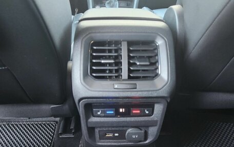 Volkswagen Tiguan II, 2018 год, 2 200 000 рублей, 18 фотография