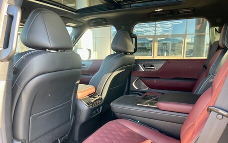 Infiniti QX80, 2025 год, 16 000 000 рублей, 11 фотография