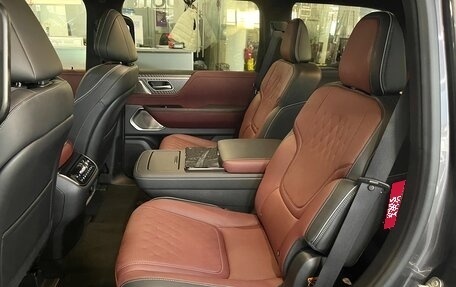 Infiniti QX80, 2025 год, 16 000 000 рублей, 13 фотография