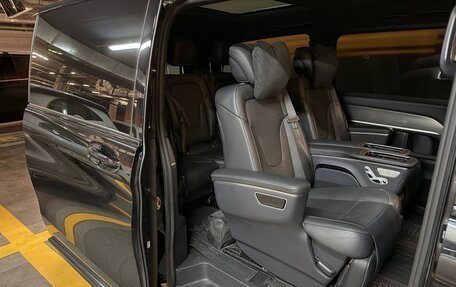 Mercedes-Benz V-Класс, 2022 год, 7 300 000 рублей, 3 фотография