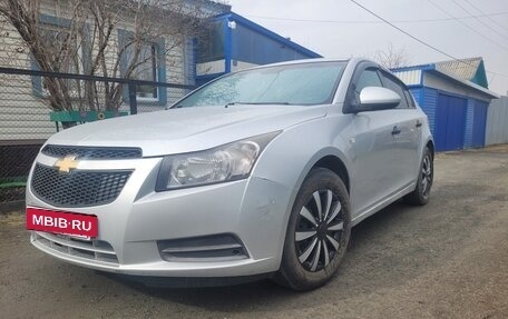 Chevrolet Cruze II, 2012 год, 560 000 рублей, 3 фотография