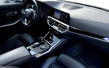 BMW 3 серия, 2019 год, 2 850 000 рублей, 25 фотография