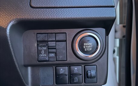 Toyota Roomy I, 2020 год, 1 100 000 рублей, 16 фотография