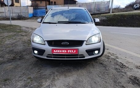 Ford Focus II рестайлинг, 2005 год, 375 000 рублей, 1 фотография