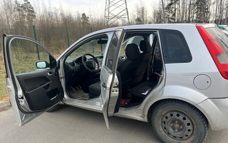 Ford Fiesta, 2005 год, 210 000 рублей, 12 фотография