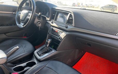 Hyundai Elantra VI рестайлинг, 2017 год, 790 000 рублей, 13 фотография