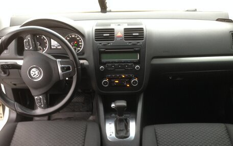 Volkswagen Jetta VI, 2010 год, 400 000 рублей, 11 фотография