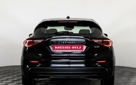 Infiniti Q30, 2017 год, 1 700 000 рублей, 8 фотография
