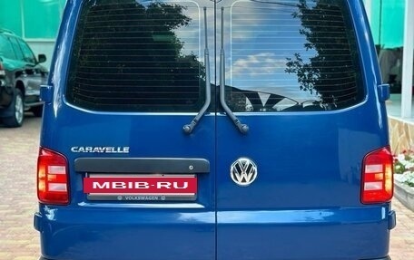 Volkswagen Caravelle T6 рестайлинг, 2018 год, 2 680 000 рублей, 2 фотография