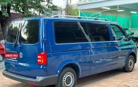 Volkswagen Caravelle T6 рестайлинг, 2018 год, 2 680 000 рублей, 3 фотография