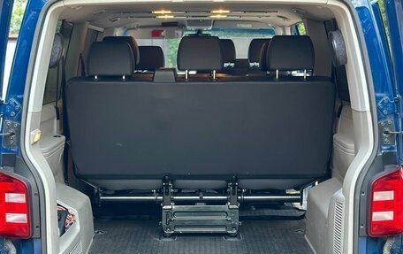 Volkswagen Caravelle T6 рестайлинг, 2018 год, 2 680 000 рублей, 16 фотография