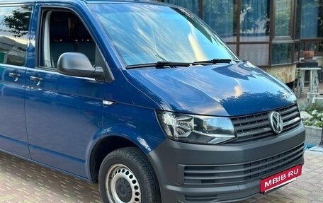 Volkswagen Caravelle T6 рестайлинг, 2018 год, 2 680 000 рублей, 20 фотография