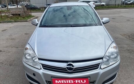 Opel Astra H, 2011 год, 570 000 рублей, 1 фотография