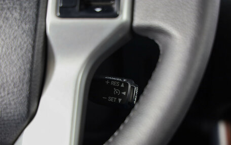 Toyota Land Cruiser Prado 150 рестайлинг 2, 2014 год, 3 499 000 рублей, 18 фотография