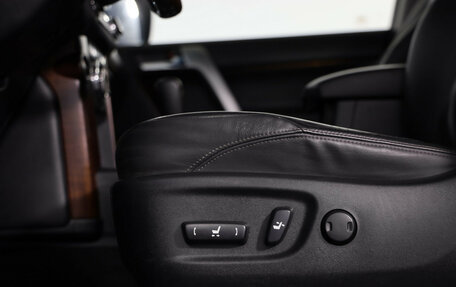 Toyota Land Cruiser Prado 150 рестайлинг 2, 2014 год, 3 499 000 рублей, 21 фотография