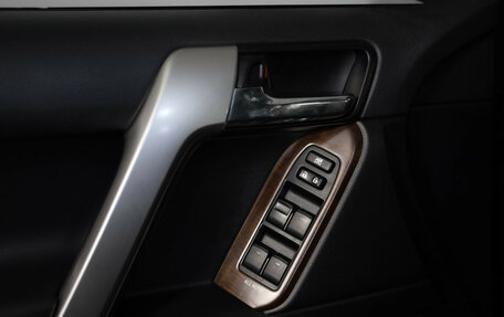 Toyota Land Cruiser Prado 150 рестайлинг 2, 2014 год, 3 499 000 рублей, 20 фотография