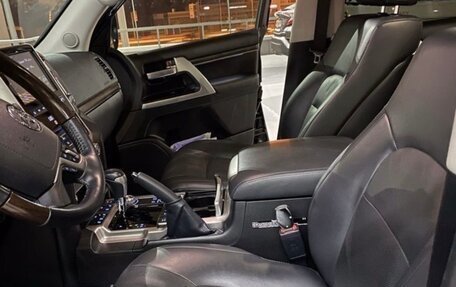 Toyota Land Cruiser 200, 2018 год, 8 500 000 рублей, 11 фотография