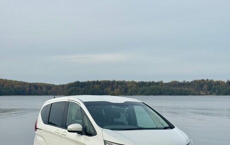 Honda Freed II, 2018 год, 1 670 000 рублей, 2 фотография