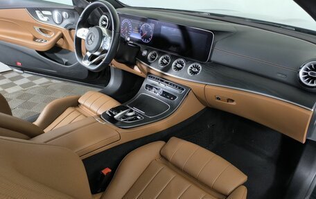 Mercedes-Benz E-Класс, 2019 год, 4 850 000 рублей, 9 фотография