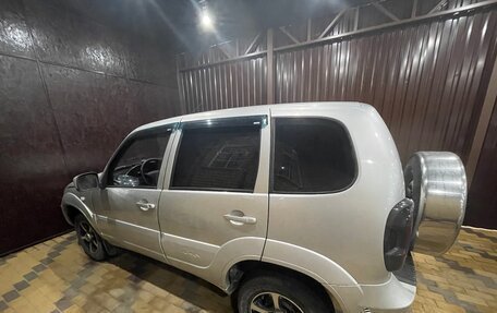 Chevrolet Niva I рестайлинг, 2004 год, 169 000 рублей, 2 фотография