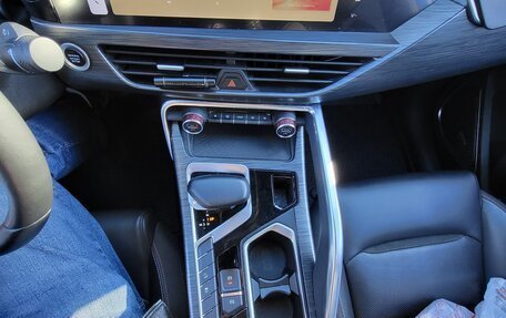 Geely Tugella FY11, 2023 год, 2 800 000 рублей, 15 фотография