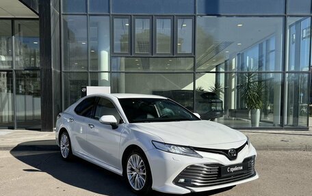 Toyota Camry, 2020 год, 3 240 000 рублей, 3 фотография