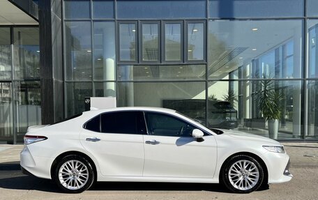 Toyota Camry, 2020 год, 3 240 000 рублей, 4 фотография